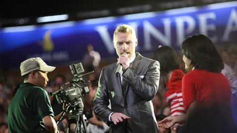 Thành viên nhóm huyền thoại Boyzone sắp trở lại Việt Nam sau 10 năm, từng trả lời thế nào khi được hỏi về cát xê ở Nha Trang?