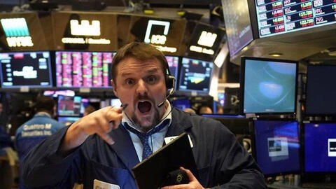 Căng thẳng Nga-Ukraina đẩy chứng khoán Mỹ trượt dốc, giá dầu vọt lên đỉnh mới