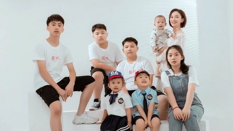 Bà mẹ Trung Quốc chi hơn 150.000 USD để có 7 đứa con 'hoàn hảo'