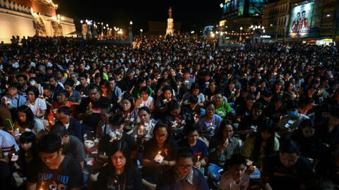 Thái Lan: Hàng nghìn người tập trung cầu nguyện cho các nạn nhân của vụ xả súng