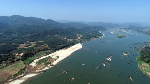 Báo động mực nước sông Mê Kông giảm sâu, đổi màu xanh lam