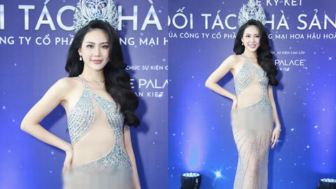"Nàng hậu thị phi" Bùi Quỳnh Hoa lại gây tranh cãi vì lộ nội y kém duyên trong họp báo