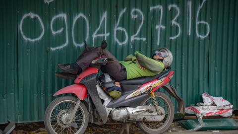 Khó trụ nổi với giá xăng, tài xế công nghệ tắt app, chuyển nghề