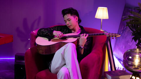 Trịnh Thăng Bình tiết lộ tình trạng bệnh ảnh hưởng đến chuyện ca hát, quyết định bán bớt 1 căn nhà để làm phòng thu