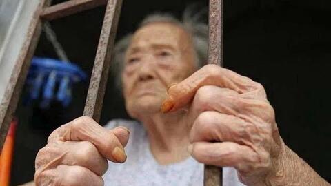 Con trai lương tháng 20 triệu đồng nhưng biếu bố mẹ 600 nghìn cũng hậm hực: Câu chuyện nên đọc để tránh con cái về sau bất hiếu