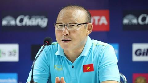 HLV Park Hang-seo bị cấm liên lạc mọi hình thức với các cầu thủ trong trận gặp UAE