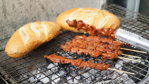 Bánh mì: Món ăn đường phố vượt biên giới