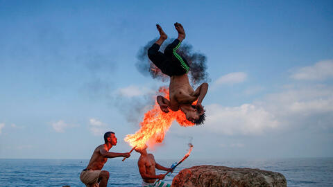 Thế giới qua ảnh: Lũ lụt ở Ấn Độ và Pakistan, một tác phẩm điêu khắc mang tính biểu tượng ở Syria