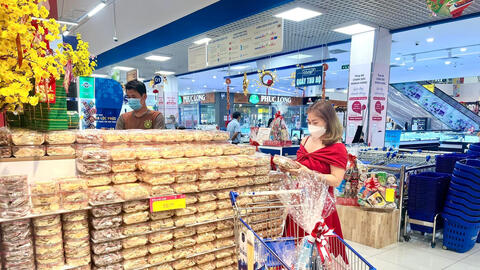 Tiêu thụ hàng hóa tăng mạnh trong những ngày giáp Tết