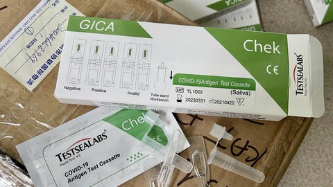 Phát hiện và thu giữ kit test nhanh ở Hà Nội