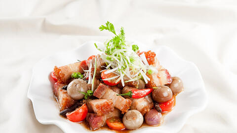 Món ngon mỗi ngày: Cách làm món thịt heo quay kho cà pháo hấp dẫn