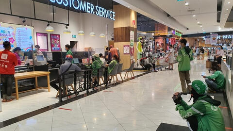 Hà Nội: Grab, Now, Gojek, Beamin dừng hoạt động giao đồ ăn