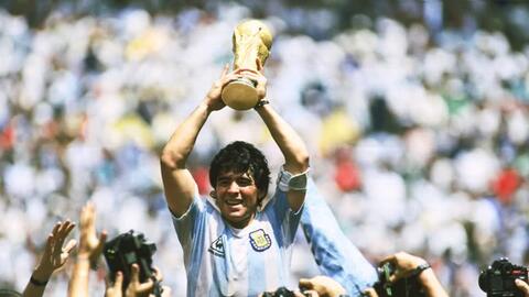 Maradona, sự nghiệp vĩ đại và cuộc đời nhiều màu sắc
