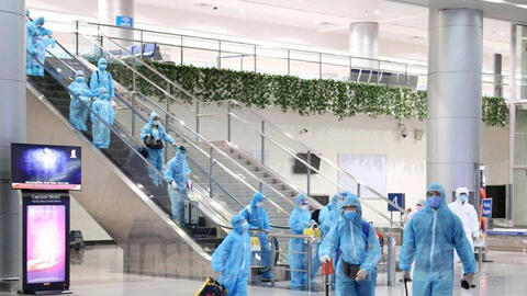 Làm thế nào để hạn chế lây nhiễm COVID-19 khi di chuyển bằng máy bay?