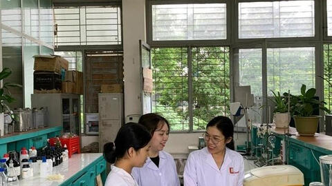 TS. Vũ Thị Tần và chiếc máy rửa bát "Made in Việt Nam"