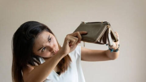 3 thói quen chi tiêu trói người trẻ vào cái nghèo, khiến tiết kiệm trở thành chuyện xa vời