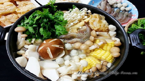 Món ngon mỗi ngày: Lẩu nấm tiềm củ quả