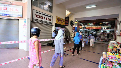 Đà Nẵng: Người dân đi chợ bằng thẻ QR-Code