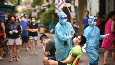 "Xét nghiệm thần tốc" toàn TP.HCM: đi từng ngõ, gõ cửa từng nhà