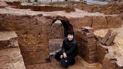 Phụ nữ với nghề khảo cổ