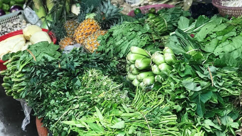 Giá thực phẩm tăng mạnh sau khi xăng lên gần 30.000 đồng/lít