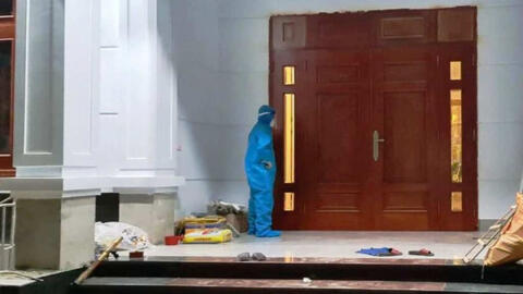 Nghệ An: F1 cởi quần áo nhằm chống đối việc đưa đi cách ly