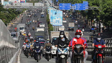 Nhiều đường ở TP HCM đông xe giữa Chỉ thị 16