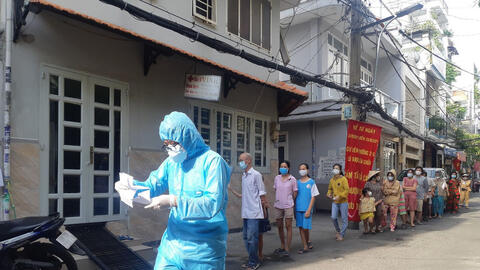 Sáng 4/6, thêm 11 trường hợp nghi mắc COVID-19 ở TP.HCM