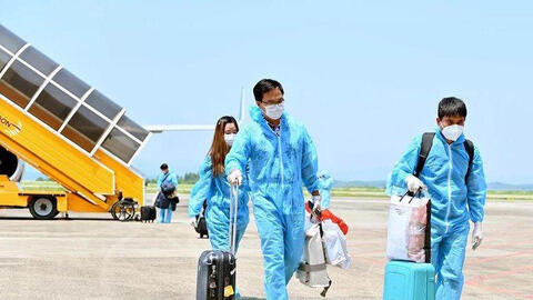 5 người đi cùng chuyến bay với ca nhiễm chủng Omicron đầu tiên tại Việt Nam đã 3 lần âm tính