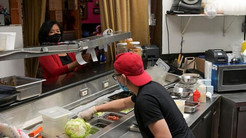 Dịch Covid-19 tấn công người Mỹ gốc Á trên nhiều phương diện