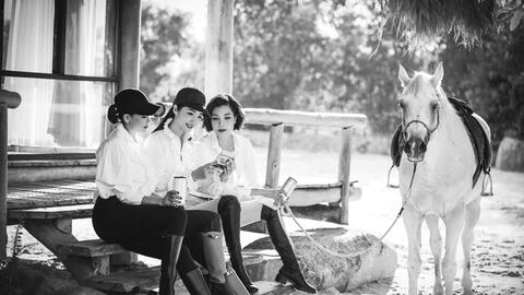 Bộ tứ mỹ nhân đình đám đọ sắc trong loạt ảnh đen trắng tuyệt đẹp