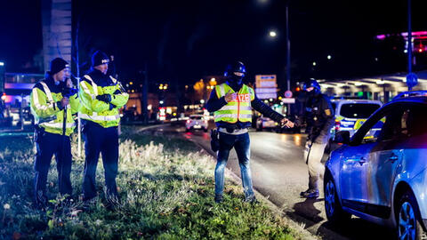 Cảnh sát Đức phát hiện 11 người nhập cư trong xe đông lạnh.