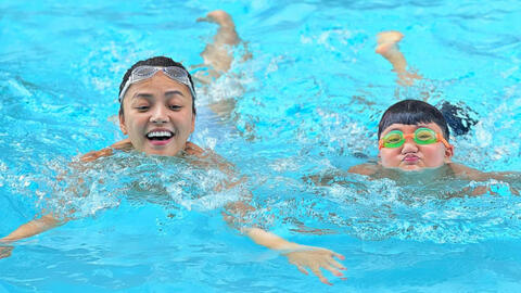 Mùa hè nên cùng chơi gì với con?