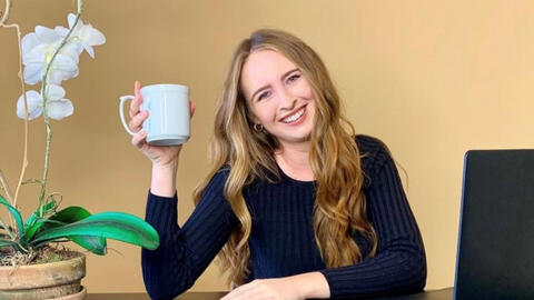 Nghề tay trái giúp cô gái 29 tuổi thoát cảnh nợ nần, kiếm hơn 48 tỷ/năm mà chỉ cần làm việc 4 tiếng/ngày