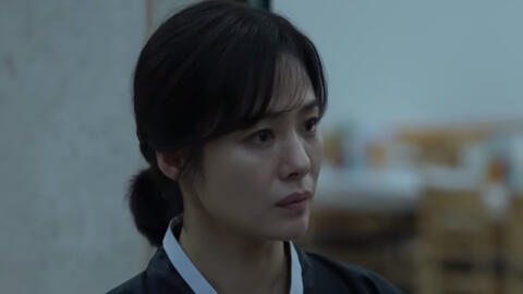 Phim Hàn đứng top 1 Việt Nam "khó đoán đến từng khung hình", nữ chính khoe nhan sắc không tuổi gây sốt