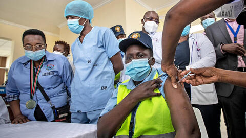 Khoảng cách về tiêm chủng vaccine giữa các nước giàu và nghèo ngày càng lớn