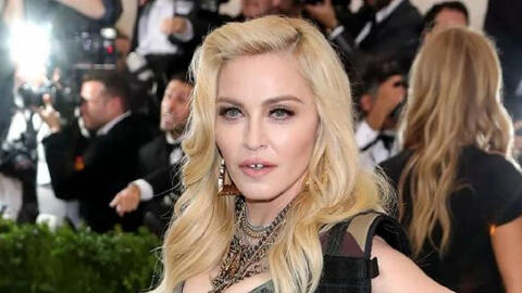 Madonna bất tỉnh, nhập viện khẩn cấp