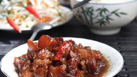 Cách làm mắm ruốc xào thịt ba rọi ngon đưa cơm
