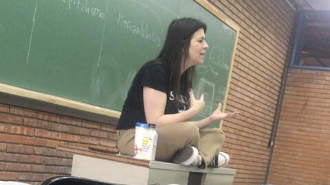 Giáo sư qua đời vì Covid-19 khi đang giảng dạy trực tuyến