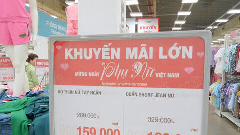 Siêu thị tràn ngập chương trình khuyến mãi ngày Phụ nữ Việt Nam 20/10