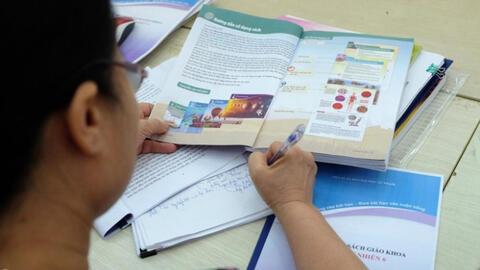 Bộ GD-ĐT giải trình về việc giá của SGK mới cao gấp đôi SGK cũ