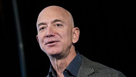 Ông chủ Amazon Jeff Bezos lập kỷ lục là người đầu tiên có 200 tỷ USD