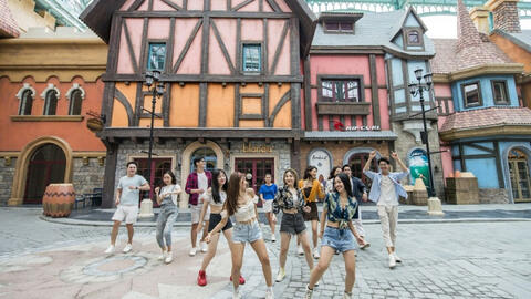 Isaac - Diệu Nhi 'đưa nhau đi trốn', đụng độ hội bạn cực lầy Lip B, Huỳnh Lập, Chị Ca Nô