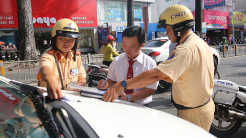 Không mang theo bằng lái xe bị phạt bao nhiêu tiền?