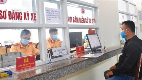 Người dân có thể đăng ký biển số xe máy tại công an phường, xã