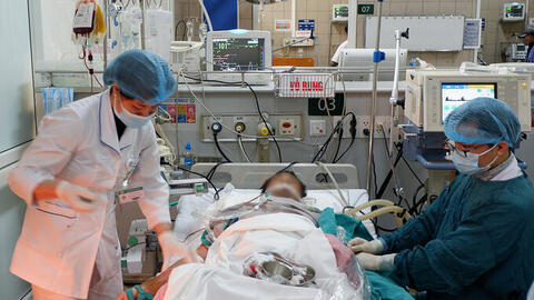 Người đàn ông 40 tuổi hôn mê, nguy kịch do uống rượu 9 ngày liên tục