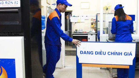 Giá xăng ngày 26/12 dự kiến tăng theo xu hướng giá thế giới