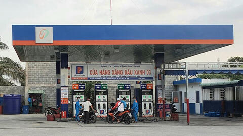 Điều tra việc nhân viên cây xăng bơm nối số để “rút” tiền xăng của khách