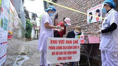 Lập chốt ở "xóm chạy thận" Bạch Mai