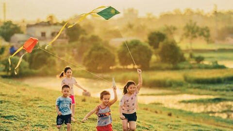 Câu bóng nắng ngày thơ